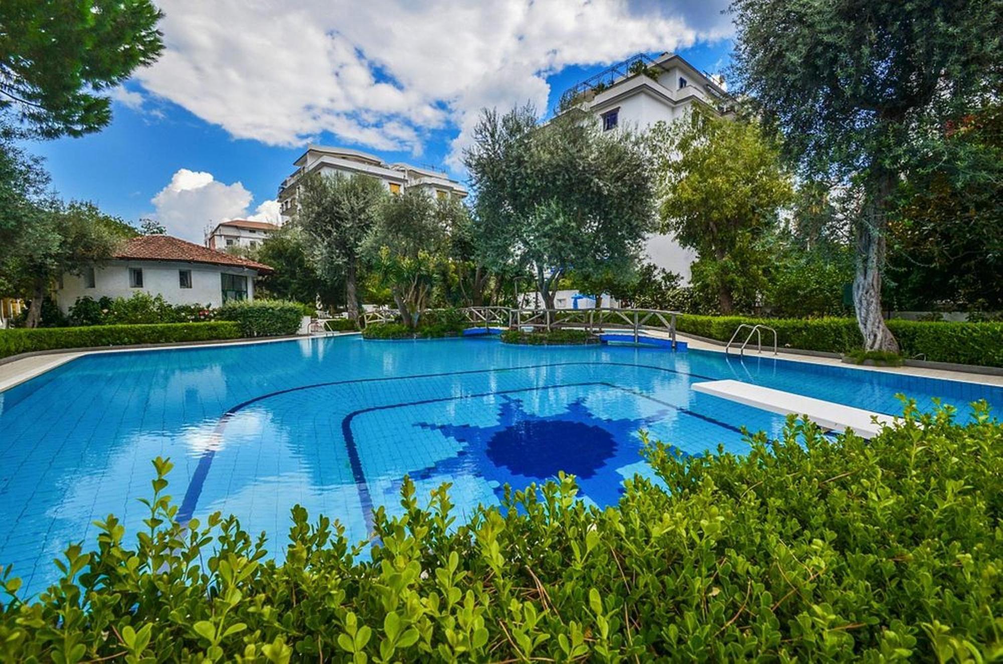 Casa Mar - Elegant Apartment With Pool And Panoramic Terrace In The Heart Of Sorrento Ngoại thất bức ảnh