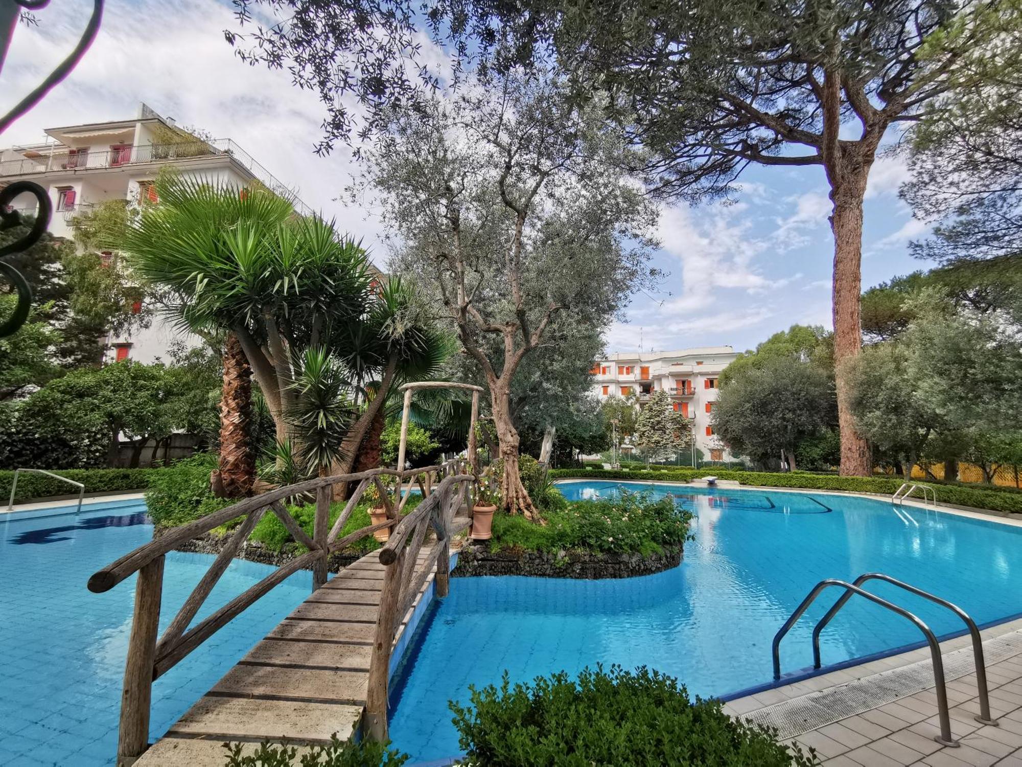 Casa Mar - Elegant Apartment With Pool And Panoramic Terrace In The Heart Of Sorrento Ngoại thất bức ảnh