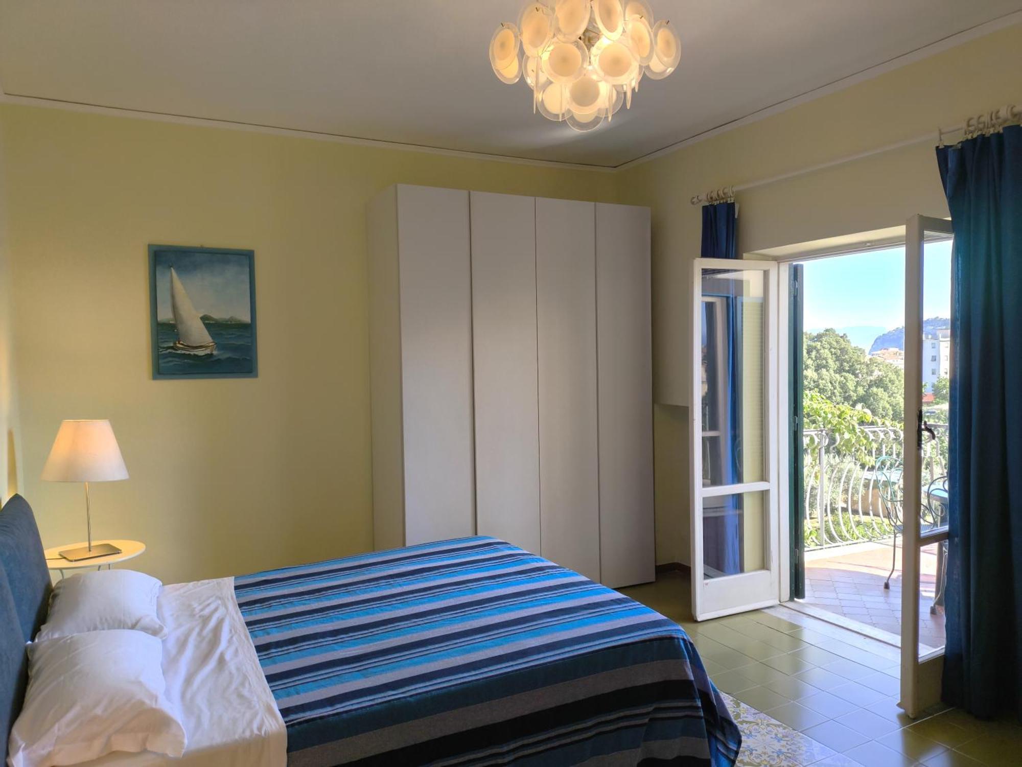 Casa Mar - Elegant Apartment With Pool And Panoramic Terrace In The Heart Of Sorrento Ngoại thất bức ảnh