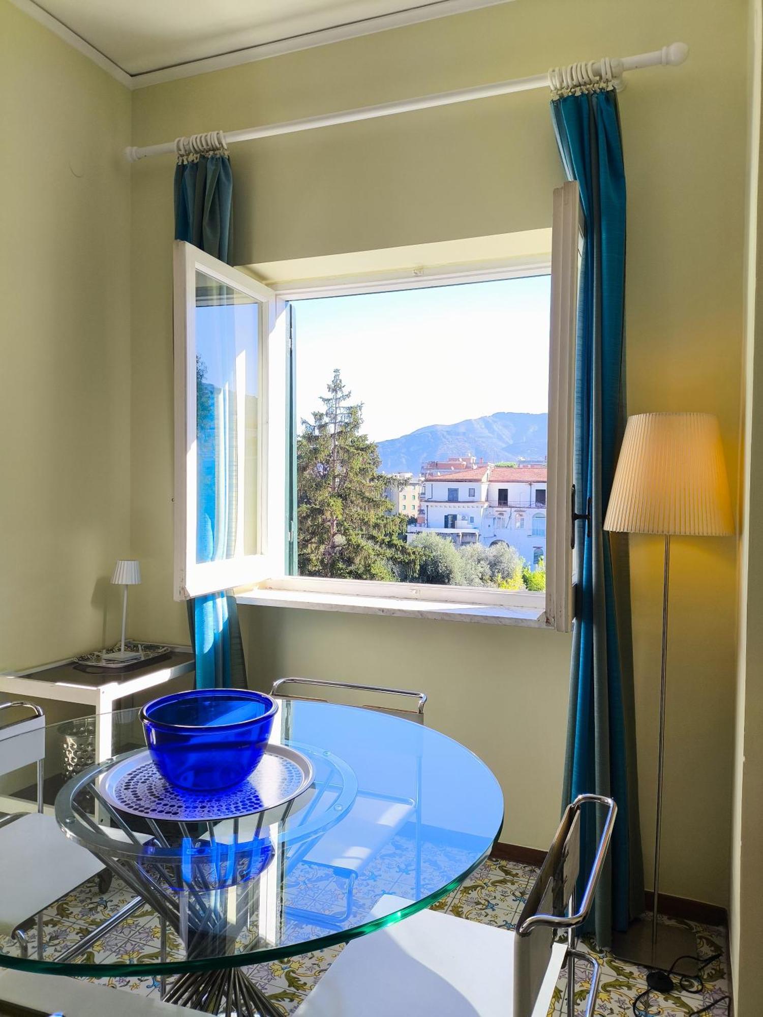 Casa Mar - Elegant Apartment With Pool And Panoramic Terrace In The Heart Of Sorrento Ngoại thất bức ảnh