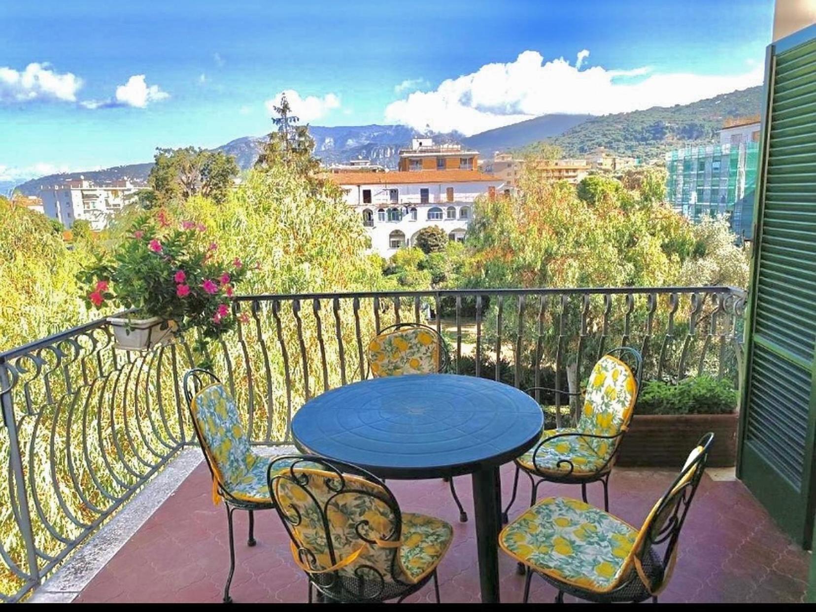 Casa Mar - Elegant Apartment With Pool And Panoramic Terrace In The Heart Of Sorrento Ngoại thất bức ảnh