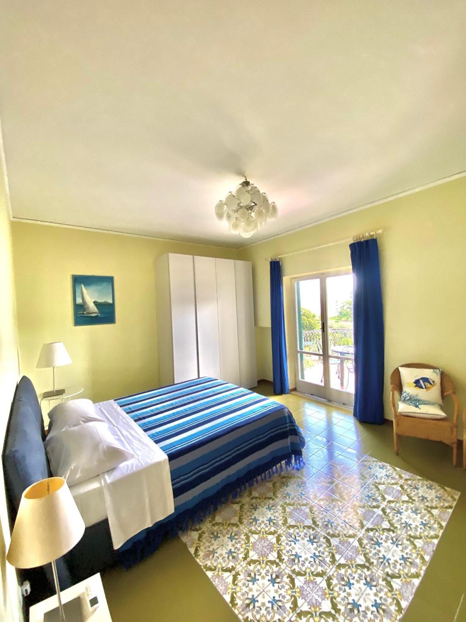 Casa Mar - Elegant Apartment With Pool And Panoramic Terrace In The Heart Of Sorrento Ngoại thất bức ảnh
